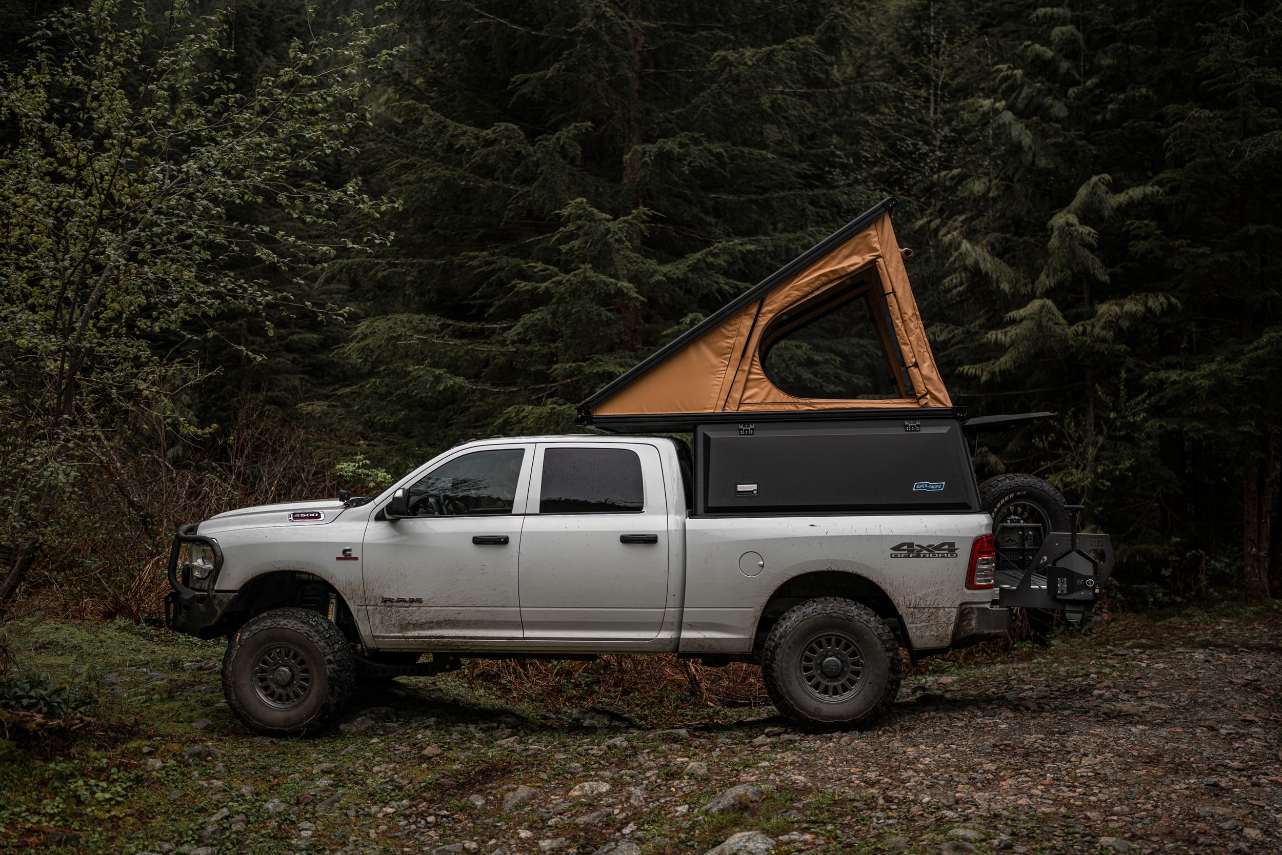 Allestimento Camper Pickup - accessorio pick-up Allestimenti speciali Sardegna
